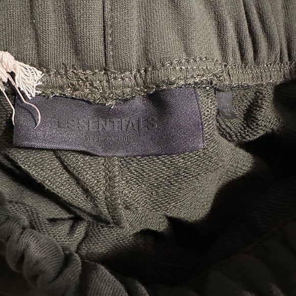 Essentials Short Set - Picture 5 of 8